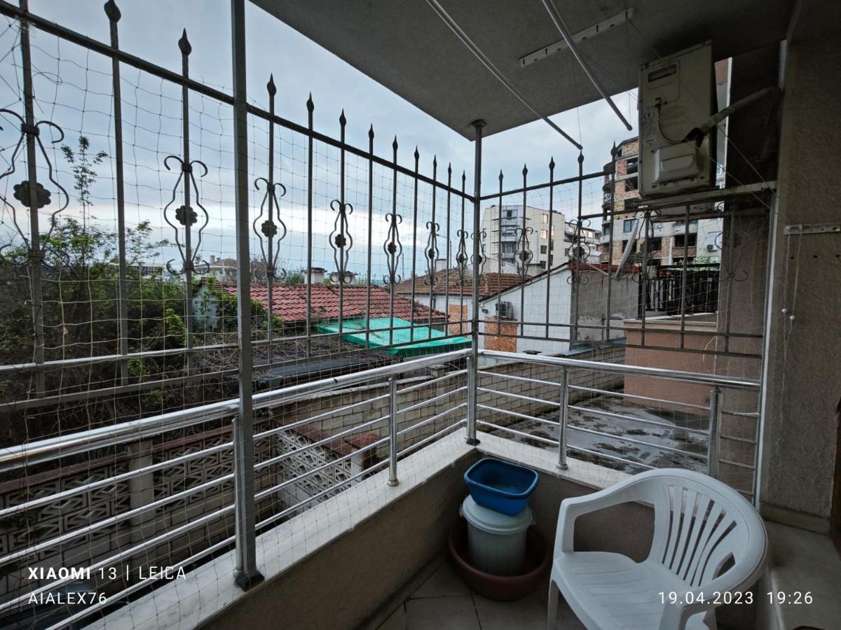 Apartment In The Center 2 Varna Bagian luar foto